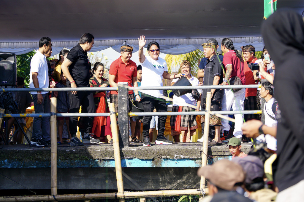 Bupati Giri Prasta Hadiri Lomba Mancing ST. Putra Tunggal